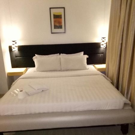 Dragonlink Suites @ Bel-Air Soho Makati City Extérieur photo